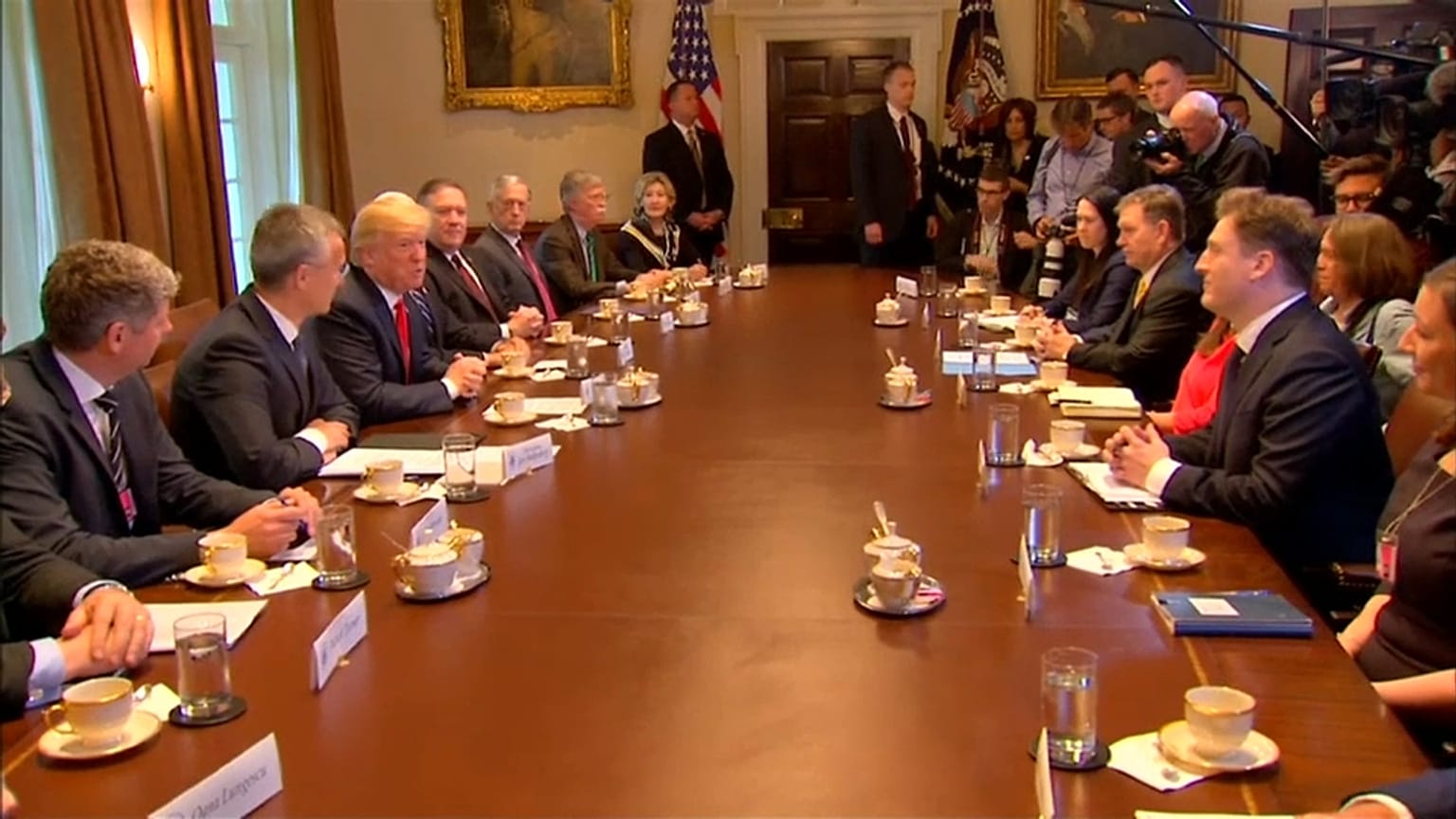 Trump yine AB'ye çattı