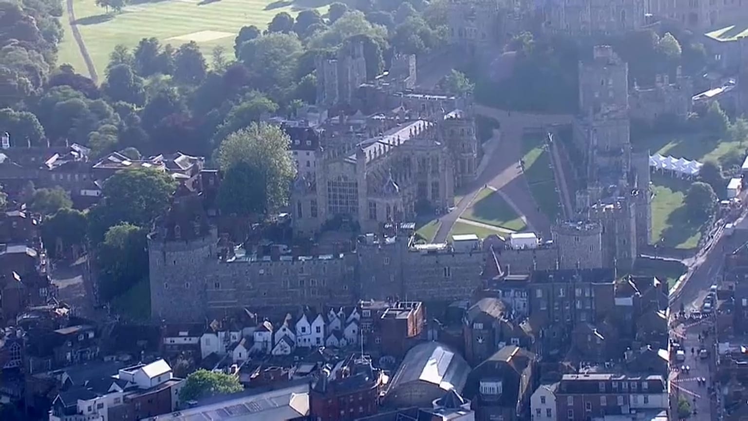 Paese in festa a Windsor per il matrimonio reale