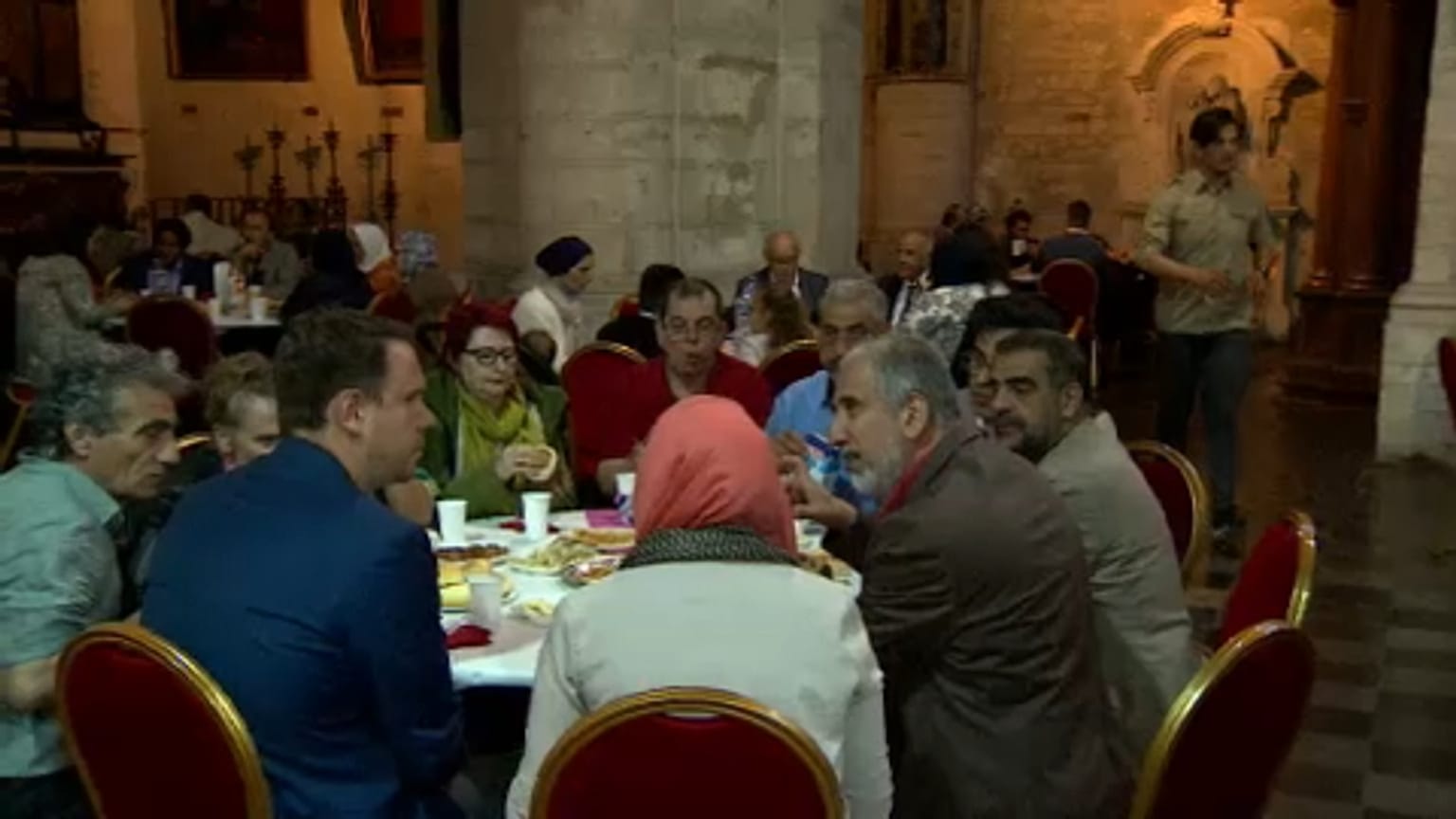 Ramadan in einer katholischen Kirche
