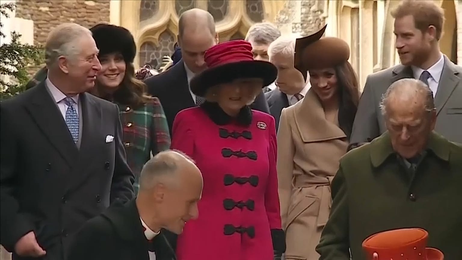 Príncipe Carlos vai levar Meghan Markle ao altar