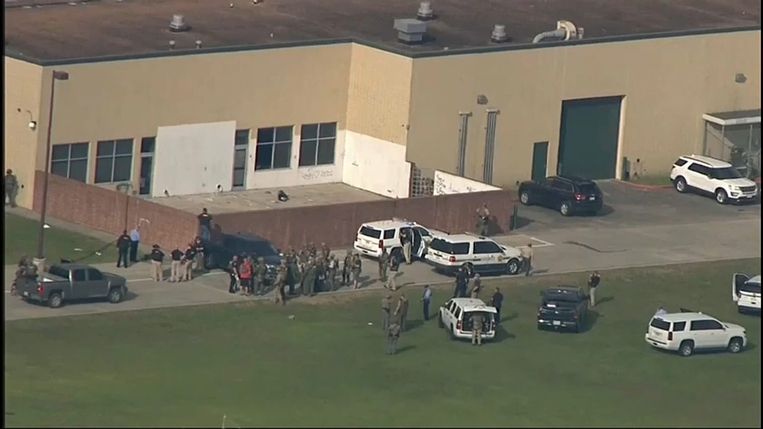 "Multiple injured" in US school shooting