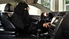 السعودية تعتقل ناشطات طالبن بحق المرأة في القيادة بعد أشهر من السماح به