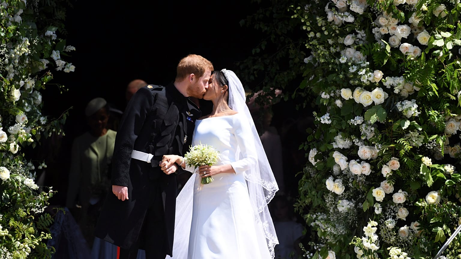 Prens Harry ve Meghan Markle evlendi