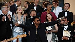 la foto finale sul red carpet accompagnata dalle note di Sting e Shaggy