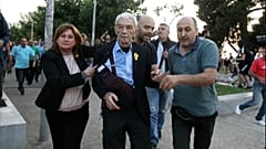 Autarca grego agredido por grupos de extrema direita
