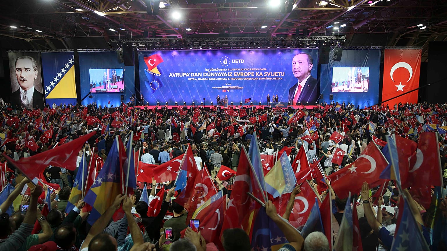 Meeting polémique du président turc en Bosnie 