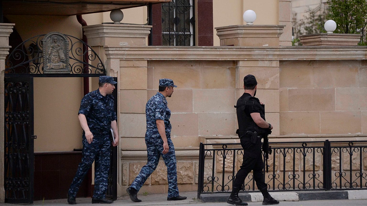 Τρεις νεκροί σε επίθεση σε εκκλησία στην Τσετσενία