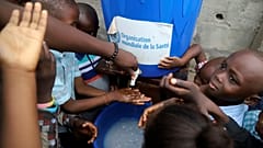 RDC inicia vacinação para conter surto de Ébola