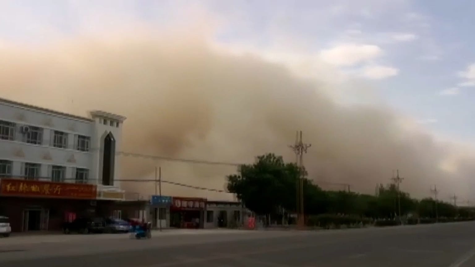 Una tormenta de arena se traga una ciudad china