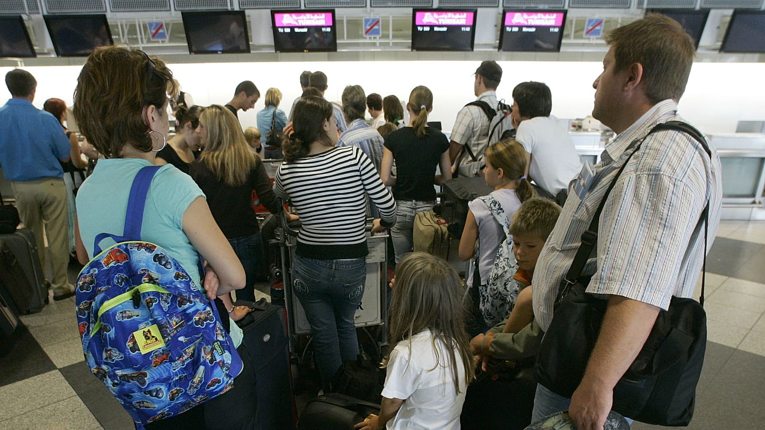 German police fine parents for pulling kids out of school for holiday