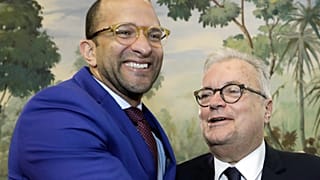 Largo sorriso do ministro da Cultura de Cabo Verde, Abrão Vicente