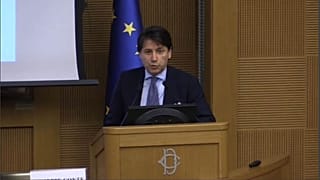 Giuseppe Conte, il prossimo sesto Premier non parlamentare già con le prime grane
