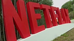 Obama signs deal with Netflix