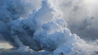 Fumées acides provoquées par volcan Kilauea à Hawaï.