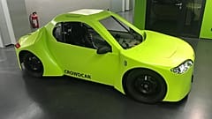 Der kleine Einsitzer erreicht bis zu 100 km/h.