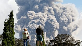 Hawaï : la lave s'approche dangereusement d'une centrale électrique