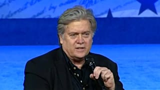 Steve Bannon Budapesten tart előadást