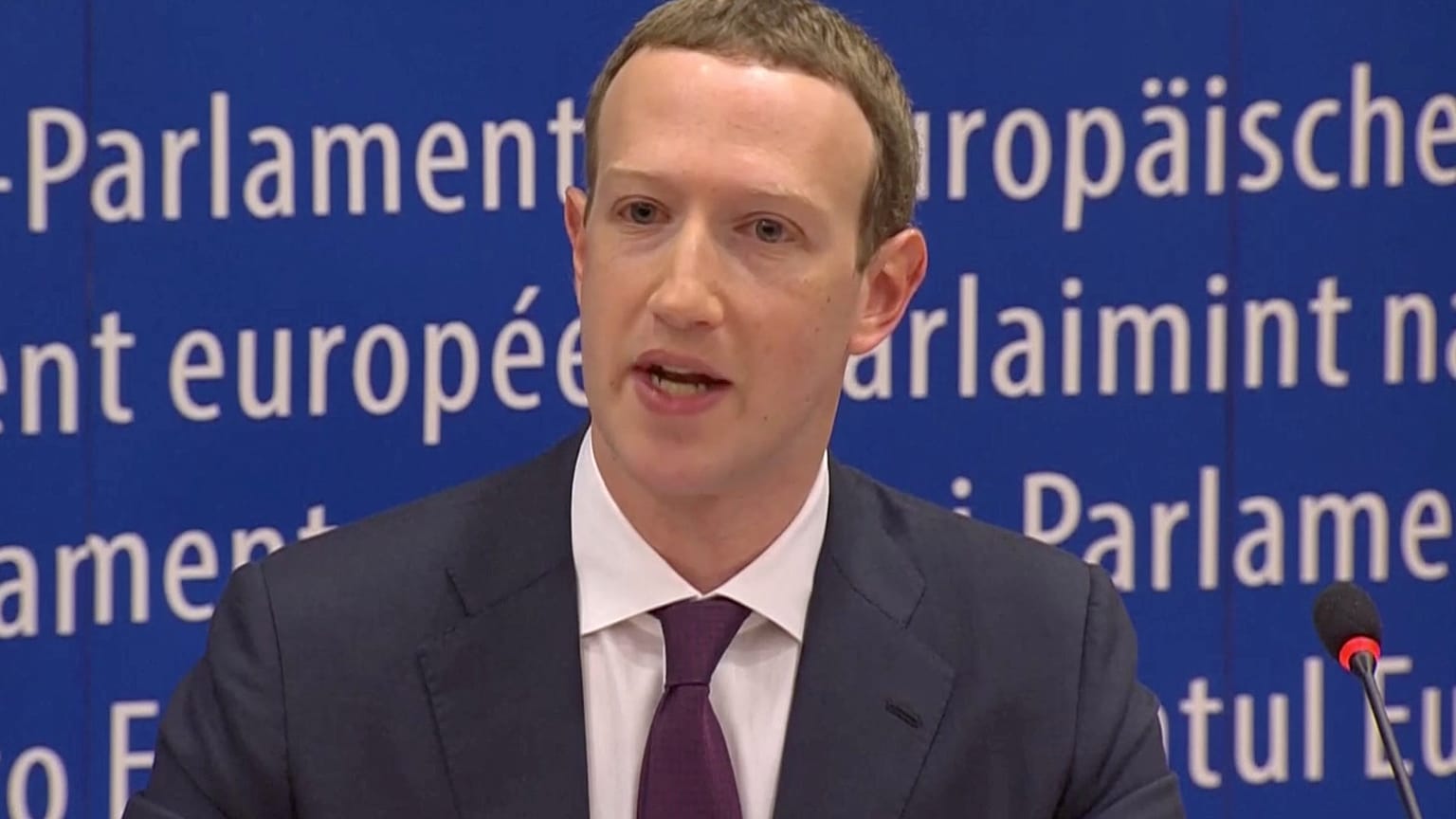 Zuckerberg pede desculpa e vai colaborar com eurodeputados