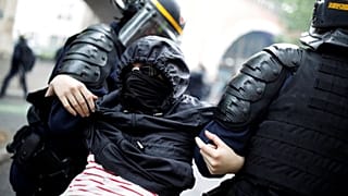 Παρίσι: Σοβαρά επεισόδια με αιχμή τις μεταρρυθμίσεις Μακρόν για το δημόσιο