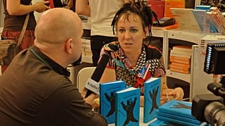 Lengyel írónő kapta az idei Nemzetközi Man Booker-díjat