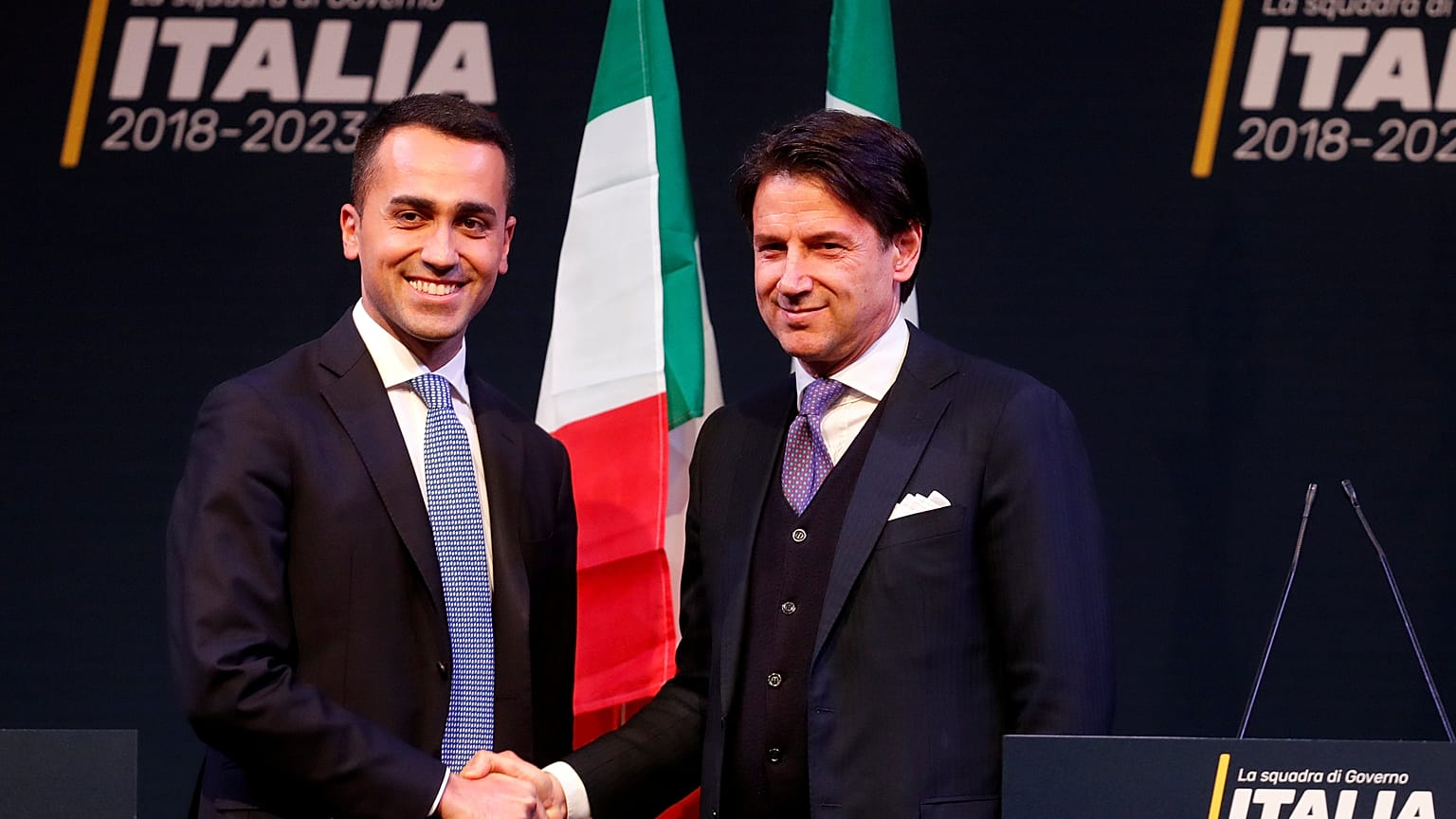 Currículo de Conte posto em causa