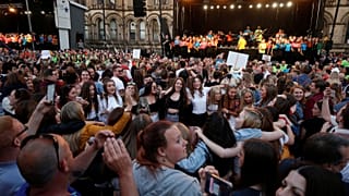 Manchester saldırısı kurbanları anıldı
