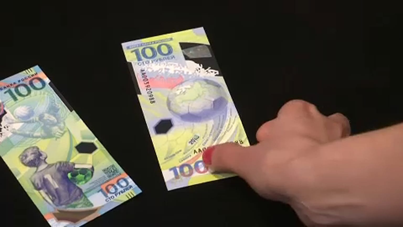 Új százrubelest adtak ki a vb-re