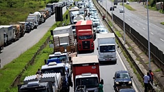 Eletricidade como solução para frota pesada ainda é miragem