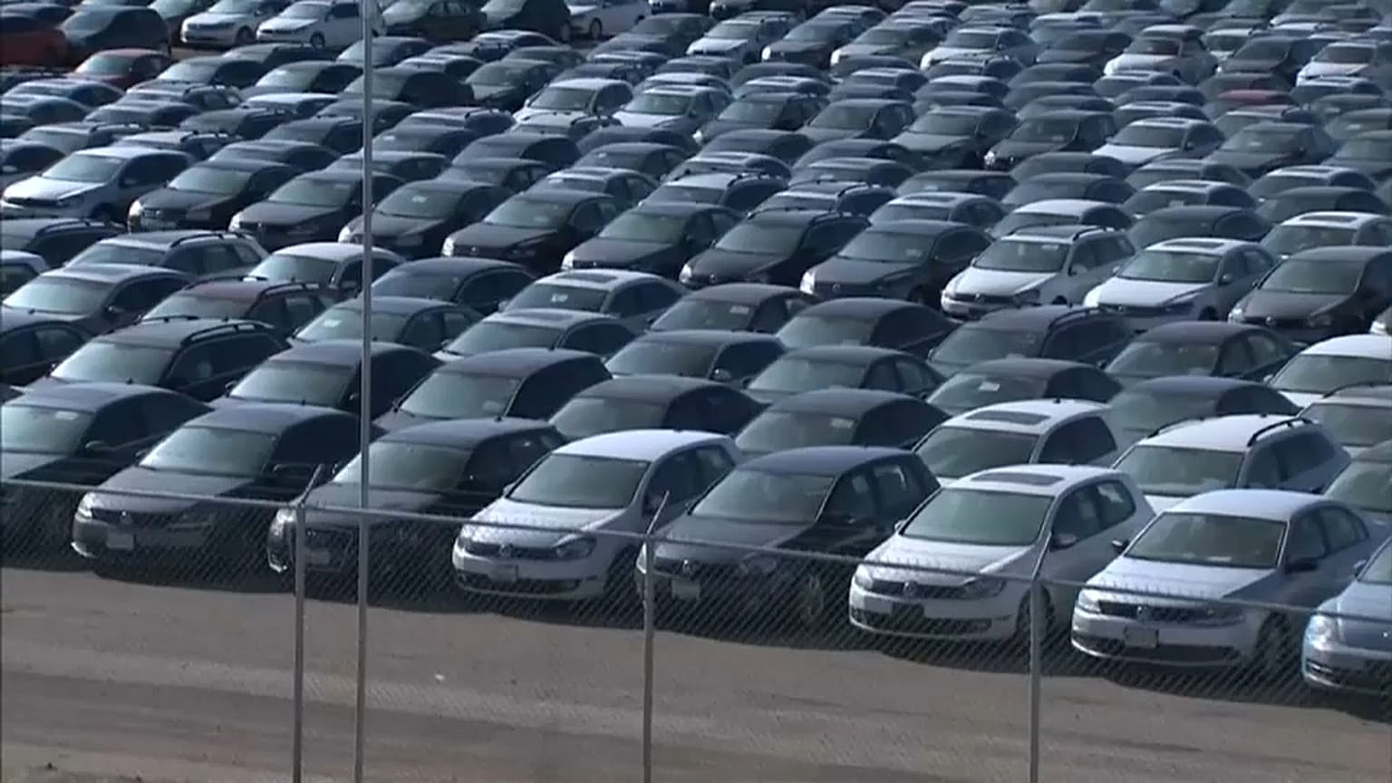 Trump: indagine sull'import di auto straniere, dazi sino al 25%