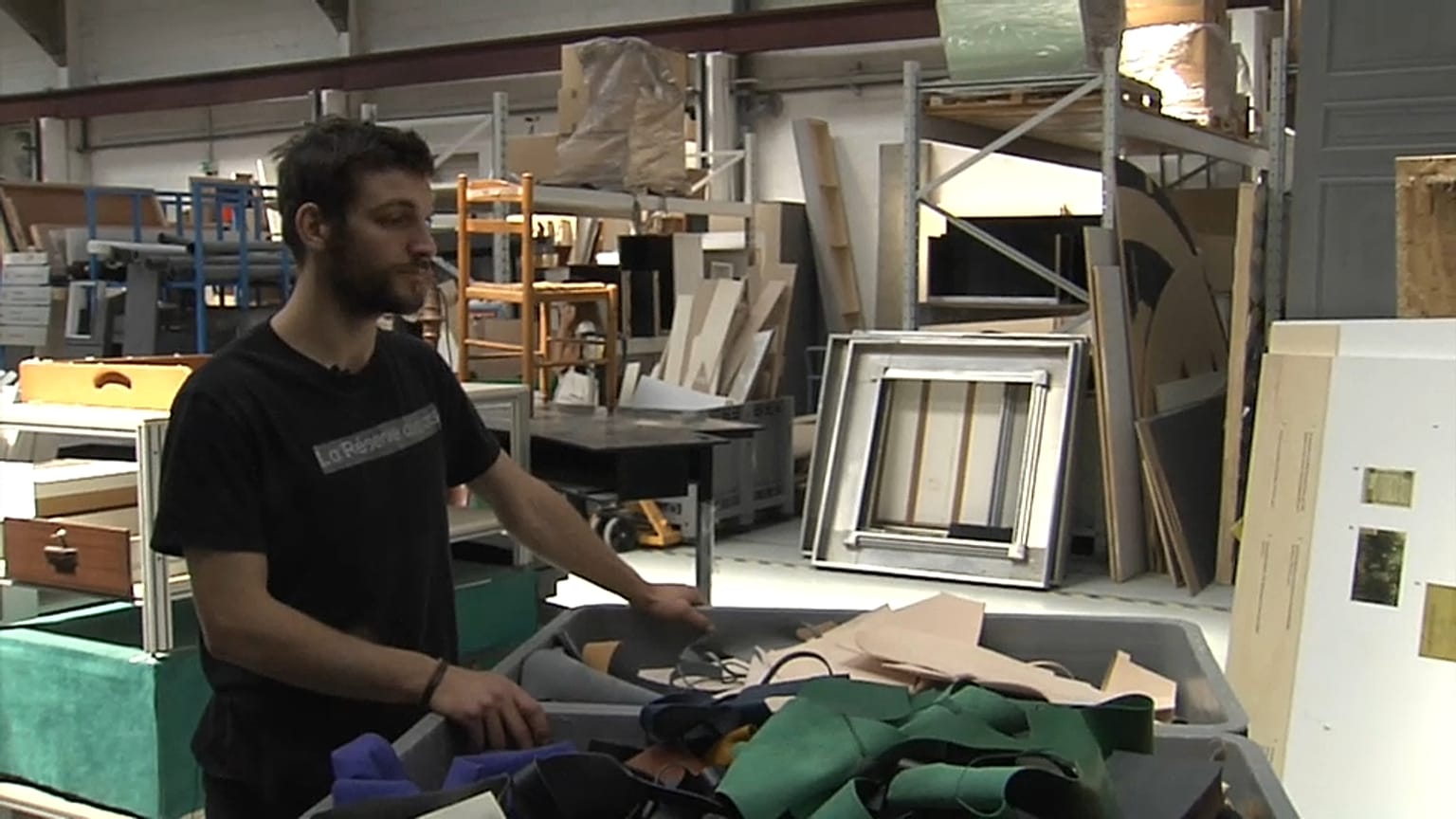 Dal cassonetto alla mostra: i rifiuti al servizio di arte (e Pianeta)
