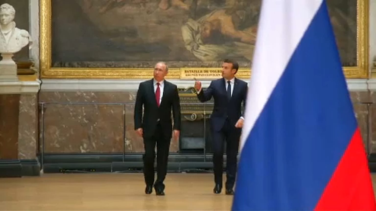 Macron: Trump kilépése az orosz pozíciókat erősíti