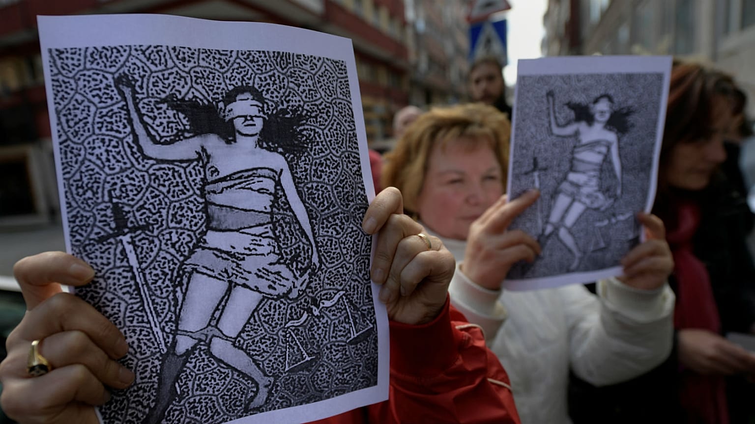 Sweden passes law recognising sex without consent as rape