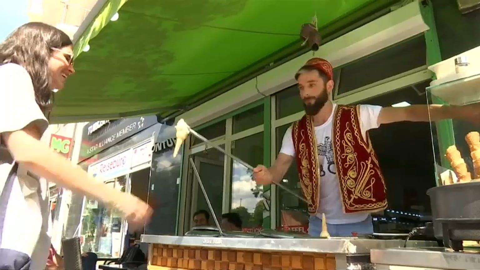 Мороженое из орхидей для немцев
