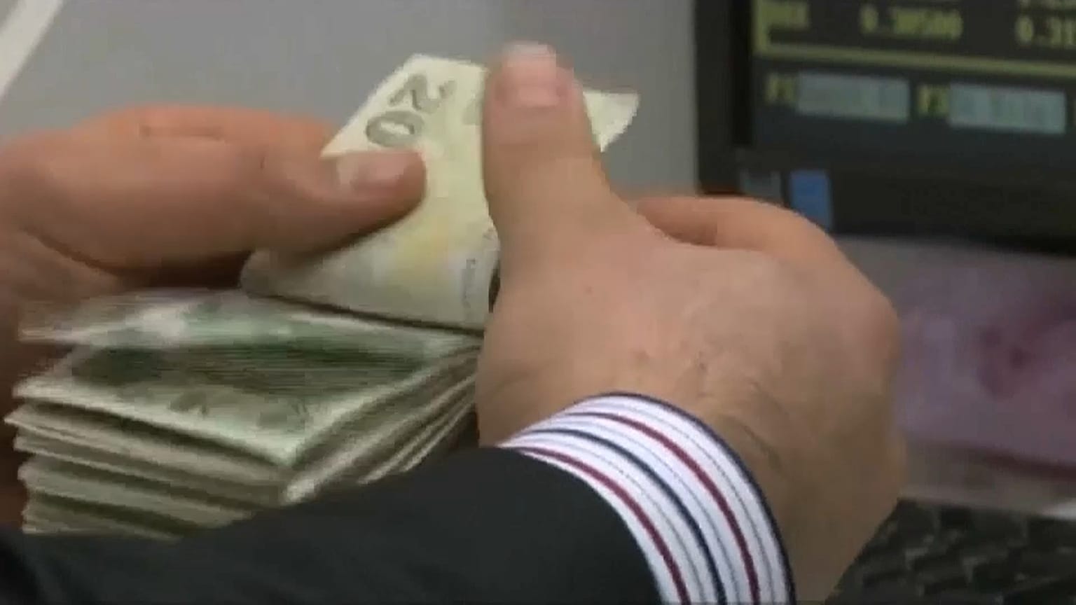 La caída de la lira pone en aprietos a Erdogan 