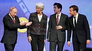 Macron az EU és Oroszország közeledését szorgalmazta 