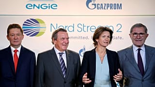 Βολές Σρέντερ κατά Κομισιόν και ΗΠΑ