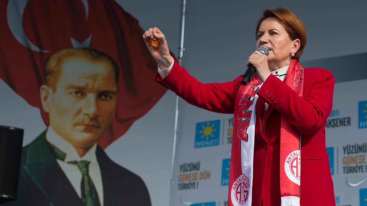 Akşener: Geldiğimde şeker fabrikalarının satışını iptal edeceğim