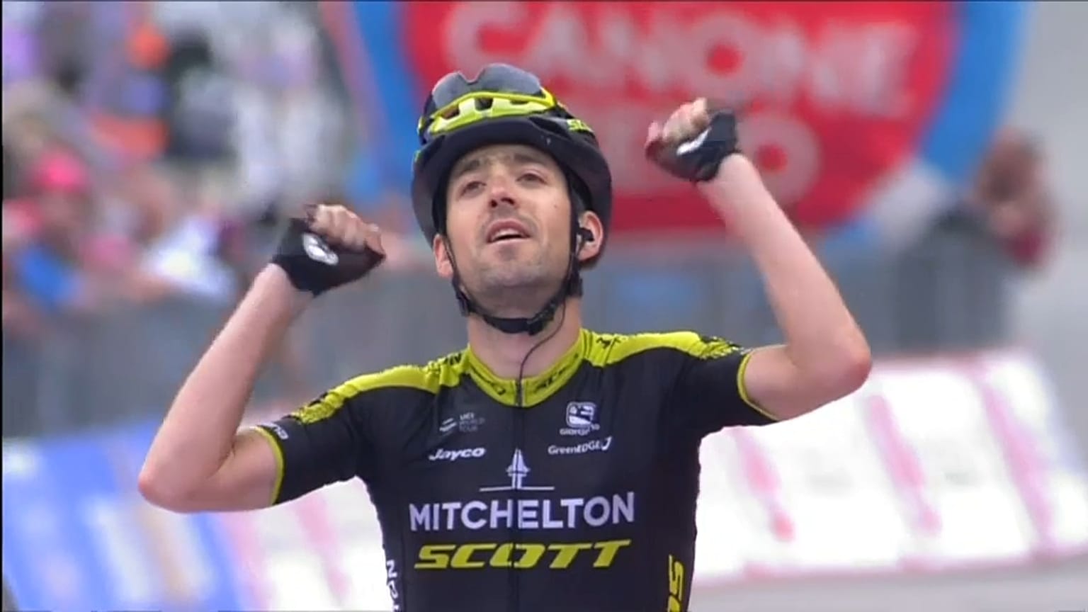 Mikel Nieve logra la primera victoria española en el giro