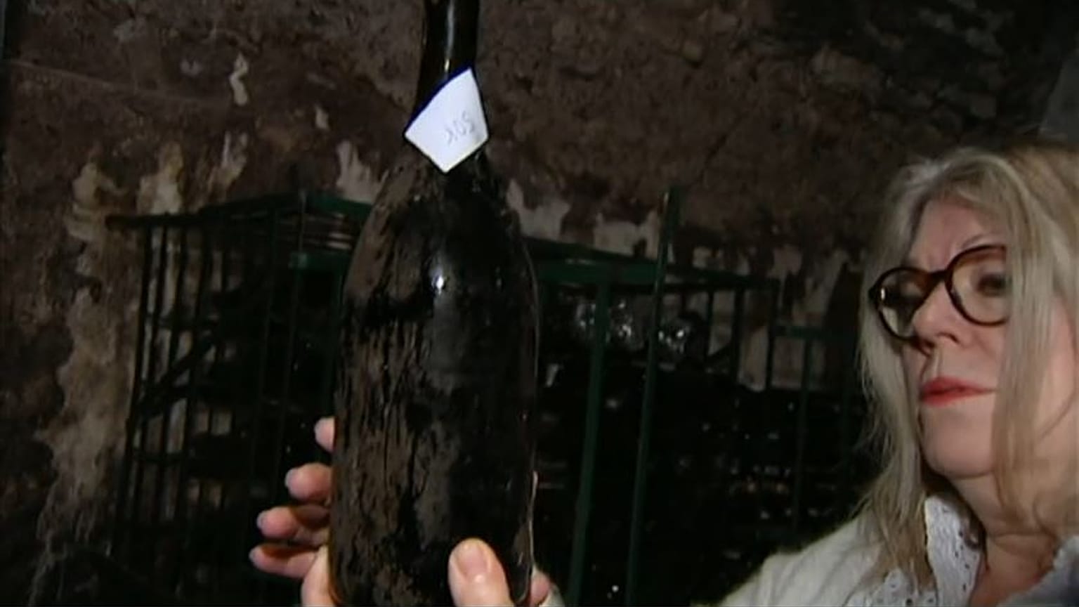 Francia, battuto all'asta vino da 107mila euro