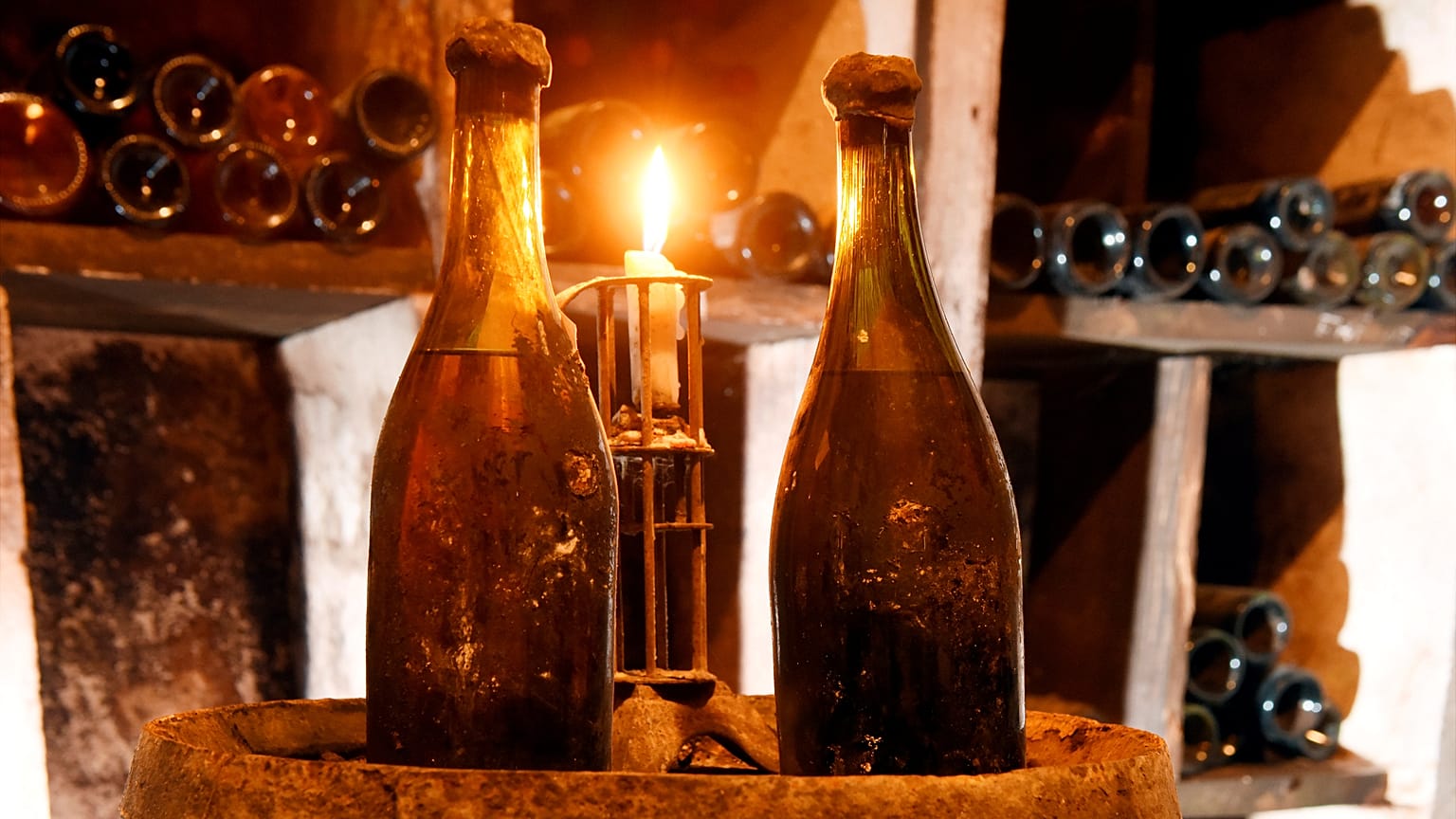 Une bouteille de vin adjugée à 103 700 euros