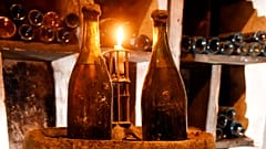 Une bouteille de vin adjugée à 103 700 euros