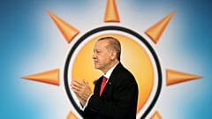 Erdogan calls on Turks to defend their currency