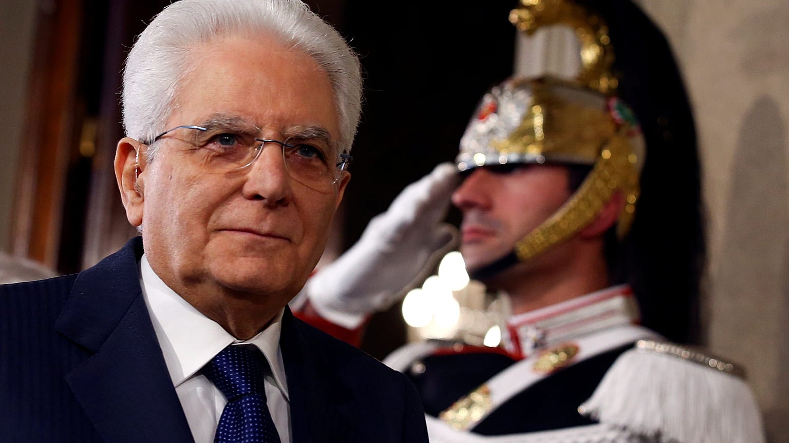 Mattarella fait de la résistance