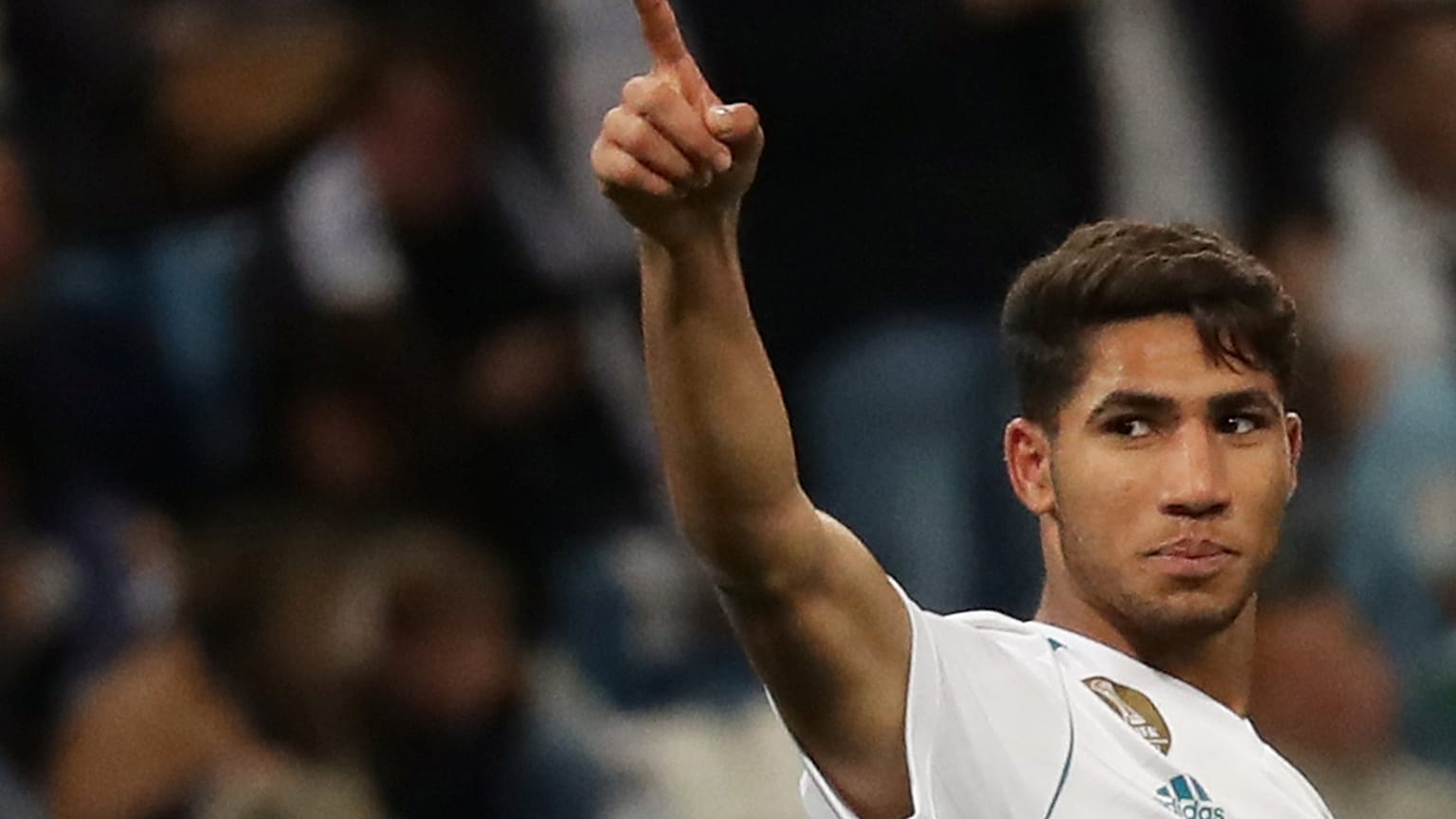 لاعب المنتخب المغربي وريال مدريد الإسباني أشرف حكيمي