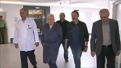 Nem engedik ki a kórházból Mahmud Abbászt