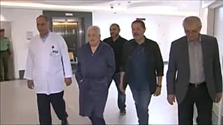 Nem engedik ki a kórházból Mahmud Abbászt