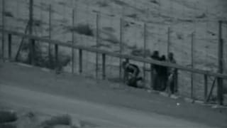 شاهد: عبور ثلاثة فلسطينيين للسياج العازل ومقتلهم برصاص الجيش الإسرائيلي