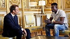 Francia állampolgárságot kap a "pókember"
