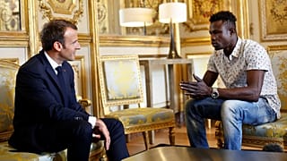 Francia állampolgárságot kap a "pókember"