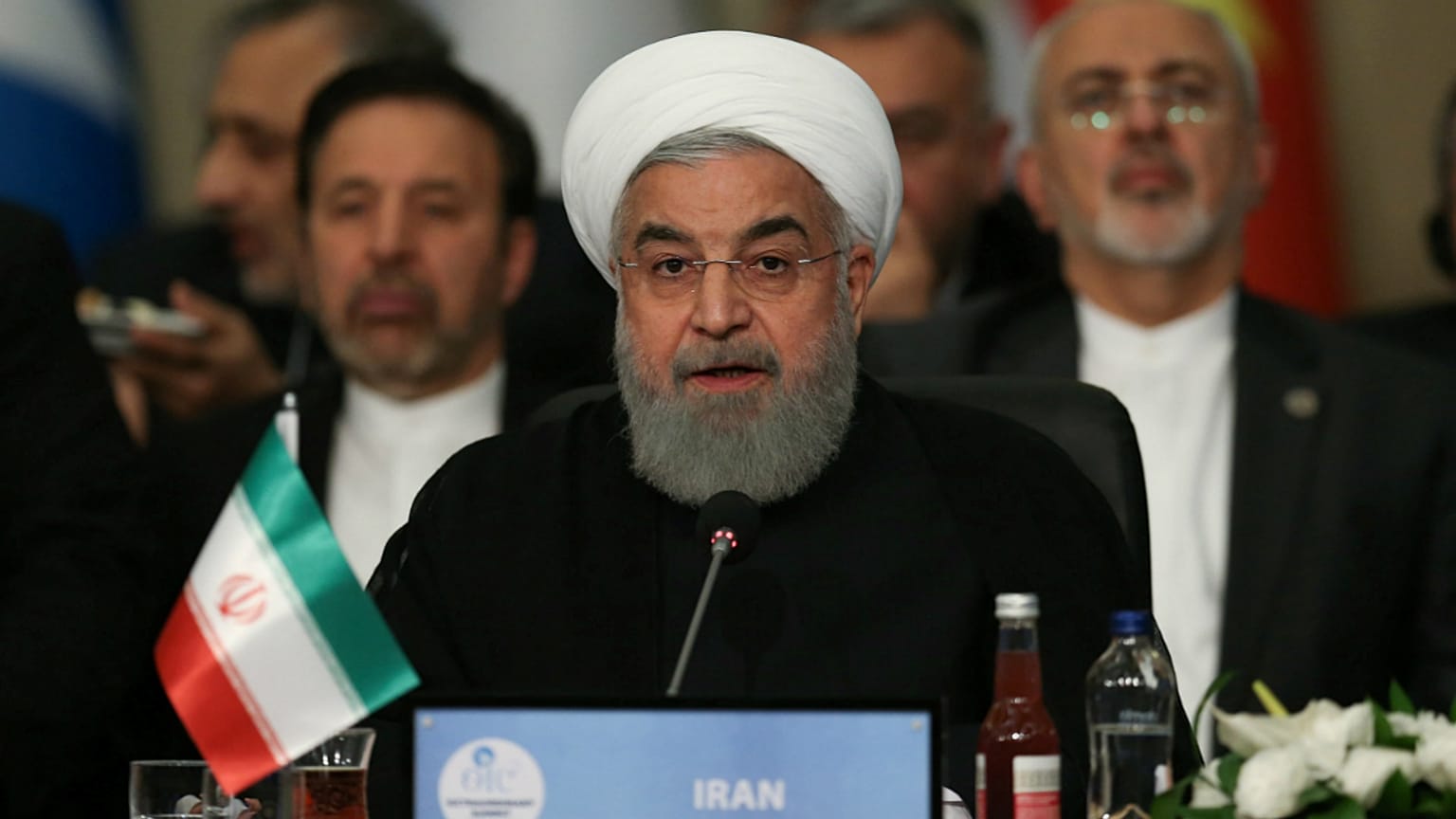 روحانی برای جلوگیری از وقفه در پروژه‌های مشترک  به چین سفر می‌کند